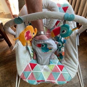 Baby bouncer with play handle